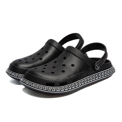 China New Outdoor Beach Men Shoes Summer Slippers Fashion Cute Couple Hole Slippers for sale