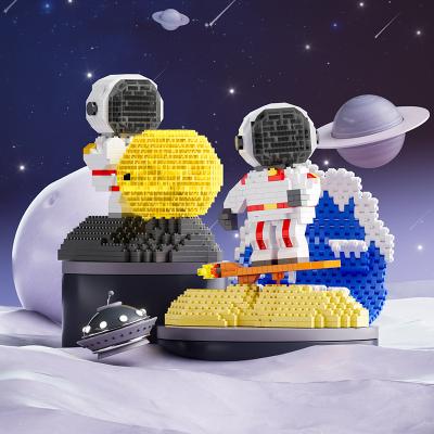 China Educational Toy Space Astronaut Building Toy Small Particles Jigsaw Puzzle DIY Electronic Creative Gift Display for sale