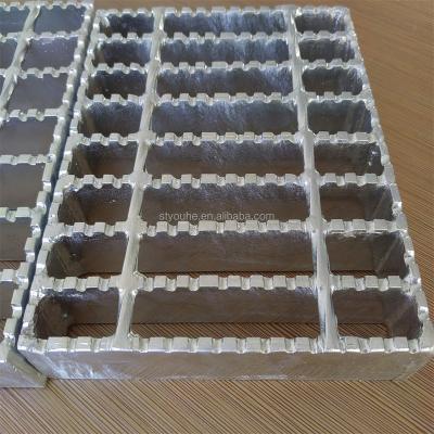 China Industrial Metal Building Materials China Supplier 32x5 Galvanized Plate Steel Grating Weight Steel Grating Plate for sale