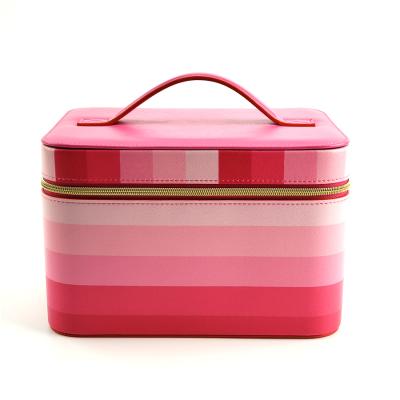 China Custom Fashoion Logo Pu Leather Luxury Travel Cosmetic Box With Mirror for sale