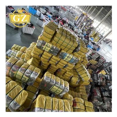 China All Kind GZ Matched Mix Clean And Low VIP 45Kg Bea Code Bale Second-hand Mix One Guard Dress 78A Bea Bale Fast Delivery for sale