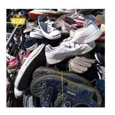 China Guangzhou Export Of Polyester / Cotton In Batch Shoes Stock , Wholesale 90% New Clean Used Shoes for sale