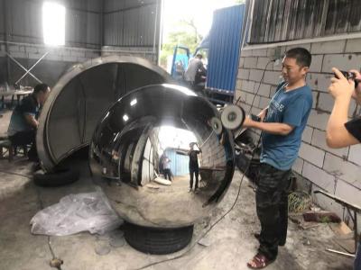 China Ornamento grande del jardín de la esfera de 36 pulgadas, final del espejo de la escultura de la esfera del jardín en venta