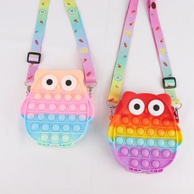 China High quality wholesale hot sale cute cartoon animal pressed bubbles ladies silicone shoulder bag girls owl school bags kids jump purses for sale