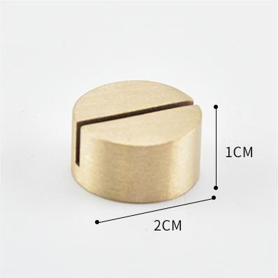 China Customized Heavy Brass Round Place Card Holder Table Number Name Holder For Wedding Party Event Decoration for sale