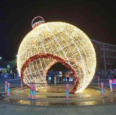 China Outdoor Waterproof Giant Christmas Ball Ornament Arch Ball Lights Pattern Light Commercial Design 3D LED NEW Use For Shopping Malls for sale