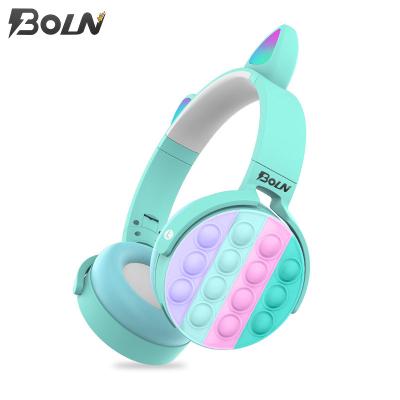 China Perfect Healthy Wireless Headphones LED Cat Ears Headset Gaming Noise Canceling Stereo Wireless Headphones for sale