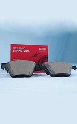 中国 4 Pads Ceramic Front And Rear Brake Pad Replacement Clip In 10mm 販売のため