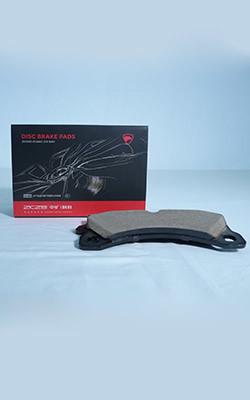 Cina 155mm Porsche Ceramic Brake Pads con Sensore di usura e Anti-Squeal Shims in vendita