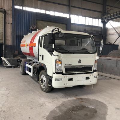 China Carbon steel 8cbm 10cbm HOWO lpg gas storage tank truck for sale for sale