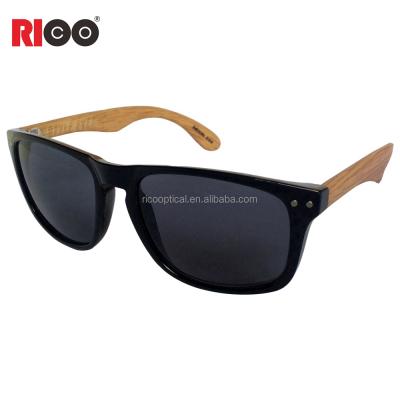 China Vintage sunglasses china factory custom polarized occhiali da sole with wood arm for sale