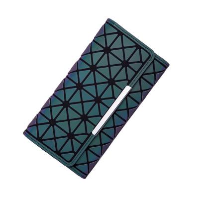 China New Wholesale Women's Hot Sale Women's Waterproof Long Wallet Luminous Rhombus Large Bill Holder Dazzling Wallet Triple Geometric Wallet for sale