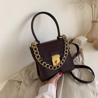 China Fashion& 2022 Fashion Casual Women New Designer Messenger Bags Small Handbags Shoulder Bags for sale