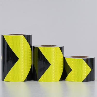 China Crystal Lattice Arrow Grid Design Reflective Honeycomb Conspicuity Tape Voor verkeerswaarschuwingsborden Te koop