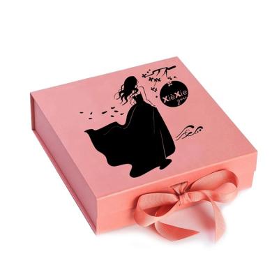 China Handmade Fancy Gift Paper Boxes Magnetic WOMEN Gift Box Packaging With Ribbon for sale