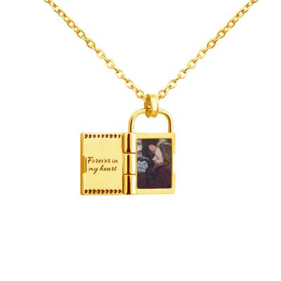 China FASHIONABLE Diy Openable Pendant Necklace That Holds Custom Images Engraved Photo Necklaces for sale