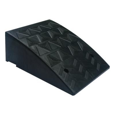 China Portable Threshold Restriction Rubber Ramps 500*280*80mm Heavy Duty Road Safety Slip Resistant For Cars for sale