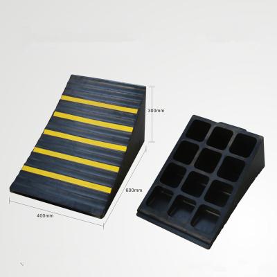 China New Exterior Wheel Rubber Stopper Block Car And Truck Stop Parking Rubber Bumper for sale