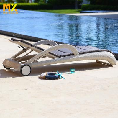 China All weather synthetic outdoor furniture round daybed waterproof rattan folding beds for villa for sale