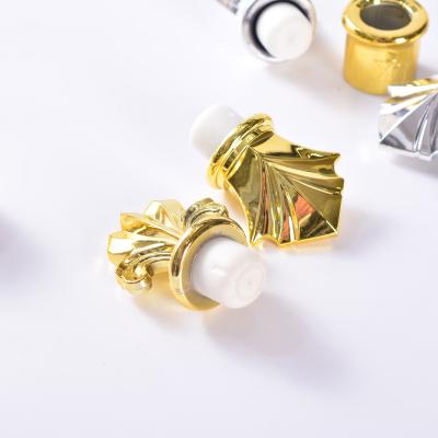 China Factory Outlet Bottles Factory Outlet Vodka Whiskey Gold Wine Bottle Cap Silicone Silver Bottle Stoppers Plastic Bottle Caps for sale