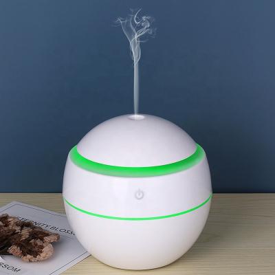 China Essential 300ml USB Household Electric Aroma OEM Home Appliances Car Humidifier Decorative Air Humidifier for sale