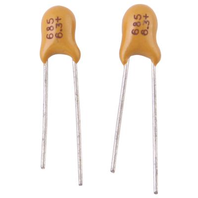 China Capacitor de tântalo radial mergulhado 6.8uF 20% 6.3V 10V Tantal Kondensator à venda