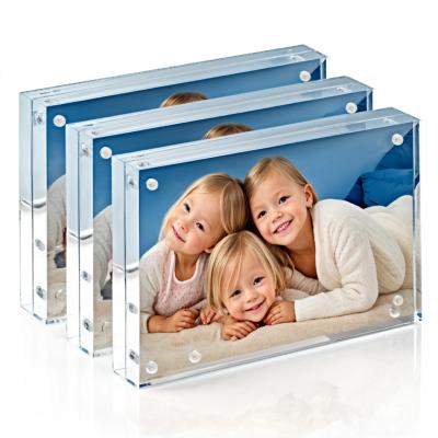 China OEM aangepast Acrylisch fotoraam, Acrylische doos Foto Frames Schramvast Te koop