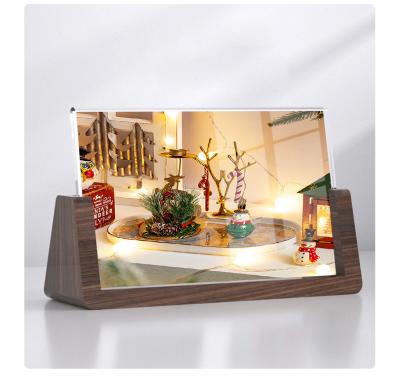 中国 Creative Acrylic Photo Frame with Walnut Wood U-Stand  Minimalist Beechwood Tabletop  Photo Display for 6-inch, 7-inch, and 8-inch Photos 販売のため