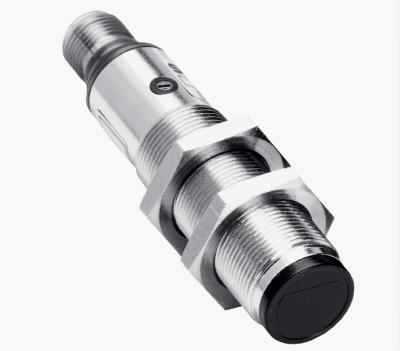 中国 SICK VTF18-4N1212 円筒型光電センサー 18 mm x 18 mm x 63.6 mm 販売のため