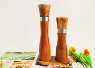 China 2 Piece Grinder Sets Neutral Salt And Pepper Wooden Grinder Set for sale