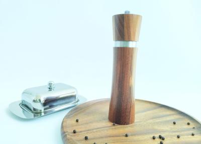 China Refillable Wooden Salt And Pepper Grinders With Adjustable Size / Shape for sale