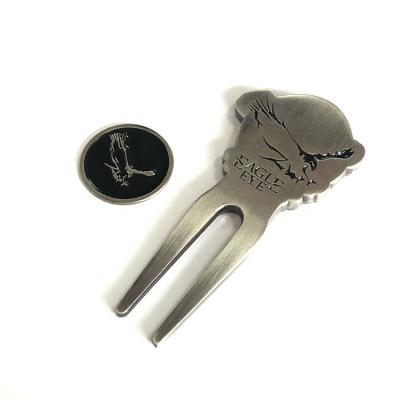 China Golf Event Custom Design Logo Golf Divot Metal Golf Fork Bronze Golf Divot Tool Custom Made for sale