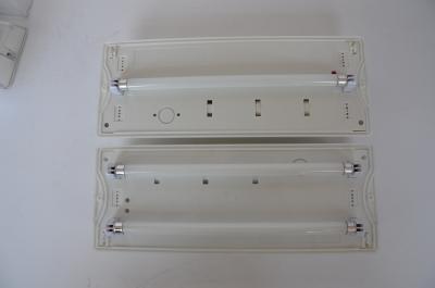 Chine Lumières sûres de secours d'IP65 LED pour les bâtiments/2 * 8 industriels/à la maison W à vendre