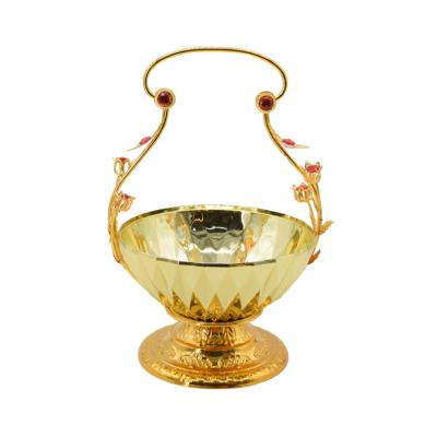 China Sustainable Elegant Gold Plating Wedding Decoration Metal Fruit Basket With Bowl for sale