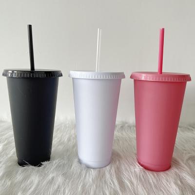 China Newest Viable Hot Selling 24oz Solid Color BPA Free Iced Matte Reusable Smoothie Plastic Cold Cups With Lids And Straws for sale