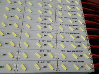 China Streifen 12V 72pcs LED 7020 mit Brett 5630 ein Meter jedes 120° zu verkaufen