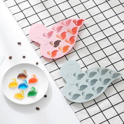 China Newest Design 10 Cavities Sustainable Flamingo Animal Shape No Stick 100% BPA Free Food Grade Ice Cube Trays With Candy Molds for sale