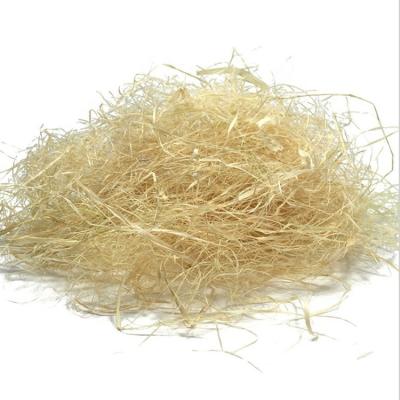 China Recyclable nature lightweight ply grass shred straw, uncolored natural grass filler and filler for baskets, wine, fruit, lobster/fish cray for sale