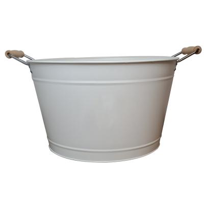 China Sustainable Powder Coated Oval Part Tub Drinks Wine Beer Cooler Ice Bucket With Wooden Handle for sale