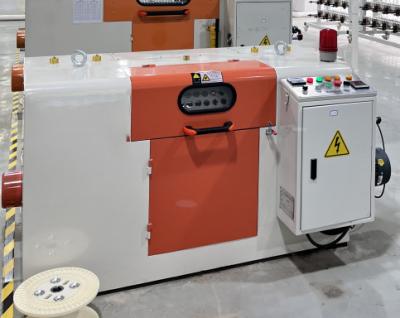 China Φ300mm PLC-Hochgeschwindigkeits-Bündelungsmaschine Doppelt-Torsion-Elektrokabel, das Maschinendatenkabel-Leiter-Verseilmaschine herstellt zu verkaufen