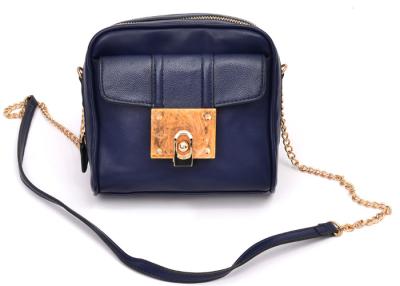 Chine L'unité centrale garnissent en cuir le sac crossbody de bleu marine de Laides avec la courroie à chaînes épaisse à vendre