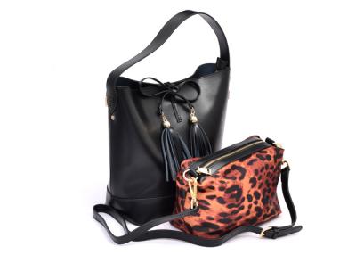 China Bolso negro del hobo del cuero auténtico/bolsos de cuero para mujer del hobo en venta