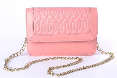 Chine Crossbody en cuir des femmes met en sac la peau véritable de moutons de broderie à vendre