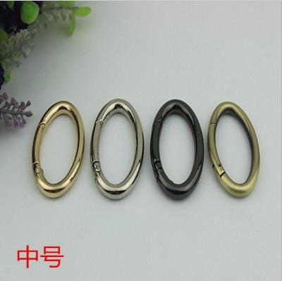 China Good Quality Alloy 38 MM Hanging Brush Anti Brass Color Metal O Spring Gate Round Ring for sale