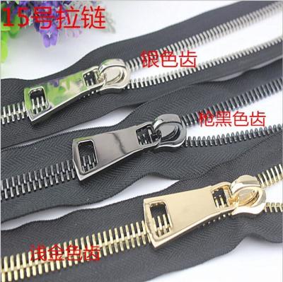 China Personalized simple design zinc alloy 3 color 15# zipper with zipper puller slider for handbag for sale