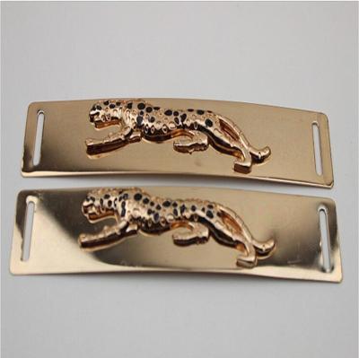 China High Quality Light Gold Shoelaces Accessories Engraved Embossed Leopard Metal Buckle For Shoe for sale