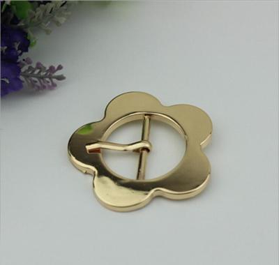 China Design simple 32 mm light gold large flower belt buckle pin buckle bag cover head decoration for clothing hardware for sale