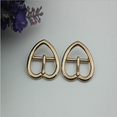 China China supplier wholesale light gold 21 mm heart shape metal pin belt buckle for leather handbags for sale