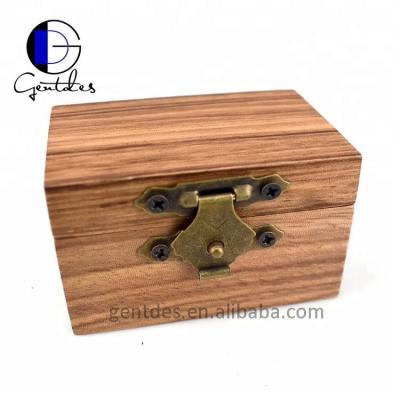 China Custom Natural Olive Wood Ring Box Engrave Logo from Gentdes Wood Jewelry for sale