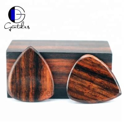 China Custom Jewelry Product Gentdes Natural Ebony Wood Guitar Pick for sale